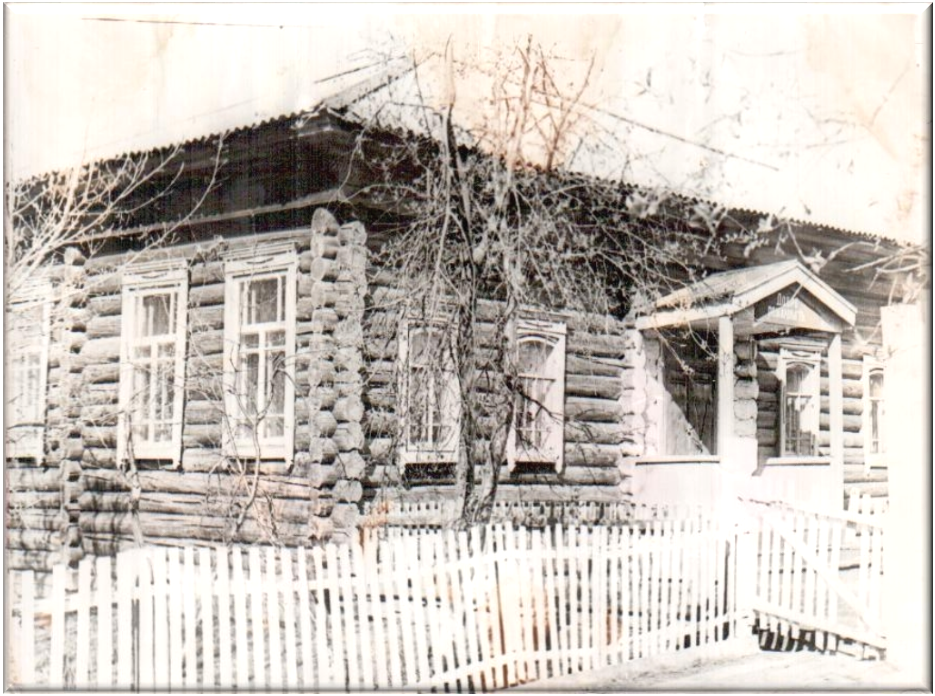 Старое здание сельсовета. Здание сельсовета в деревне. Деревня Краснояр. Старое здание сельского совета в Рашкове.
