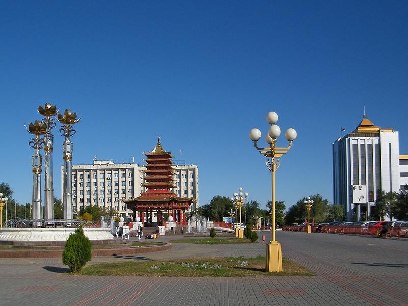 Столицей какой республики является элиста. Калмыкия столица. Калмыкия столица Элиста. Калмыкия Элиста достопримечательности. Площадь Калмыкии.