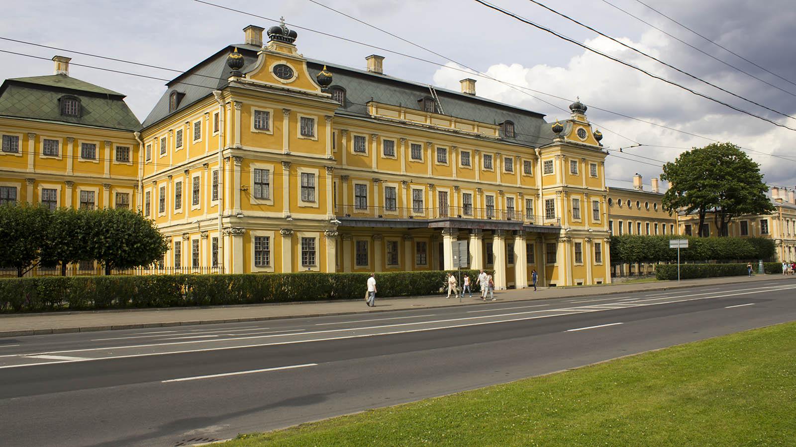дворец меньшикова в санкт петербурге