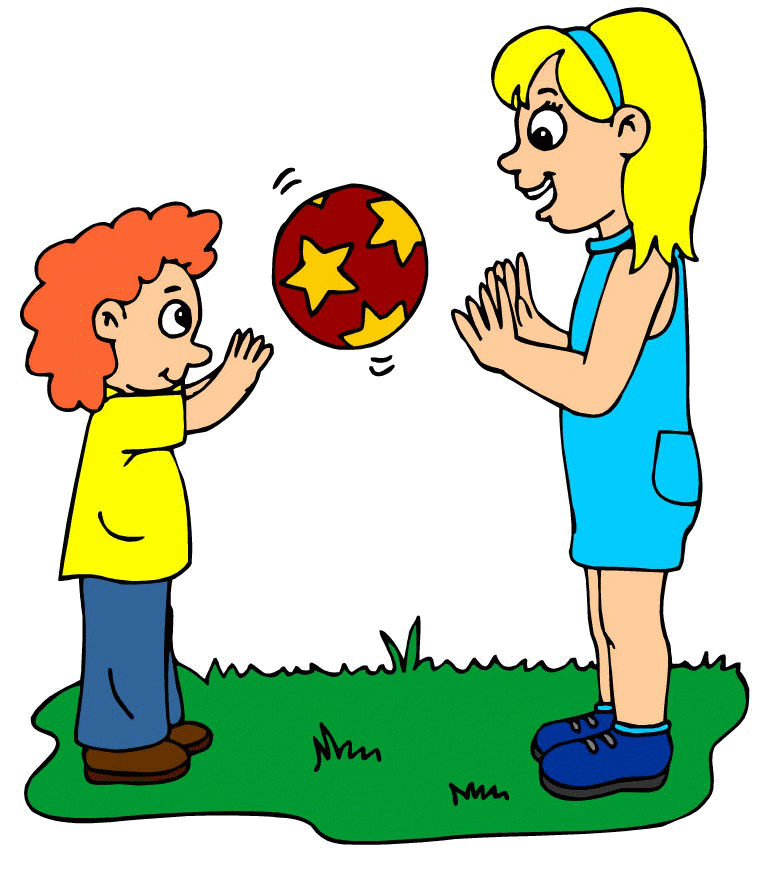 Ребенок играет с мамой в мяч. Дети играют в мяч. Взрослый кидает мяч ребенку. Игры с мячом для детей. Игры с мячом с мамой