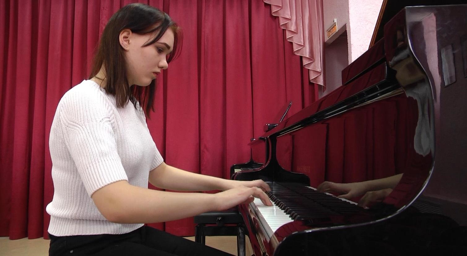 Уроки фортепиано в музыкальной школе