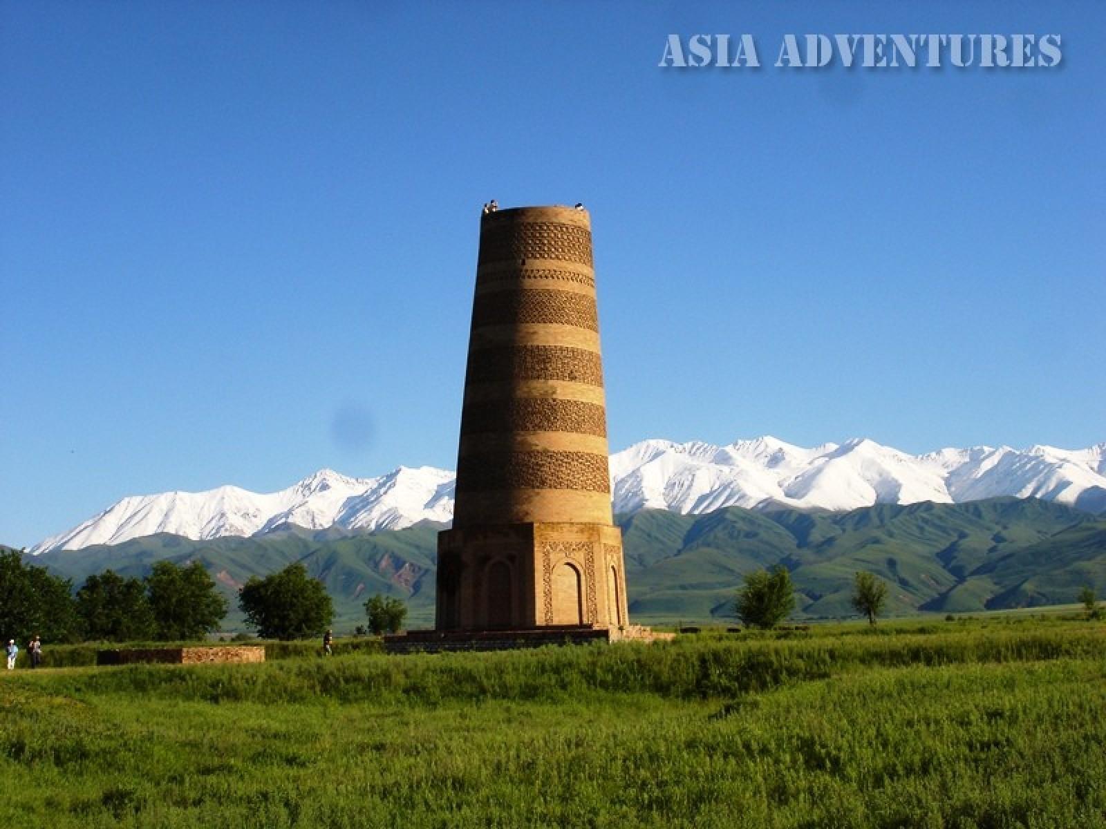 Баласагун. Башня Бурана Киргизия. Киргизия достопримечательности башня Бурана. Памятник Кыргызстана башня Бурана. Высота башни Бурана.
