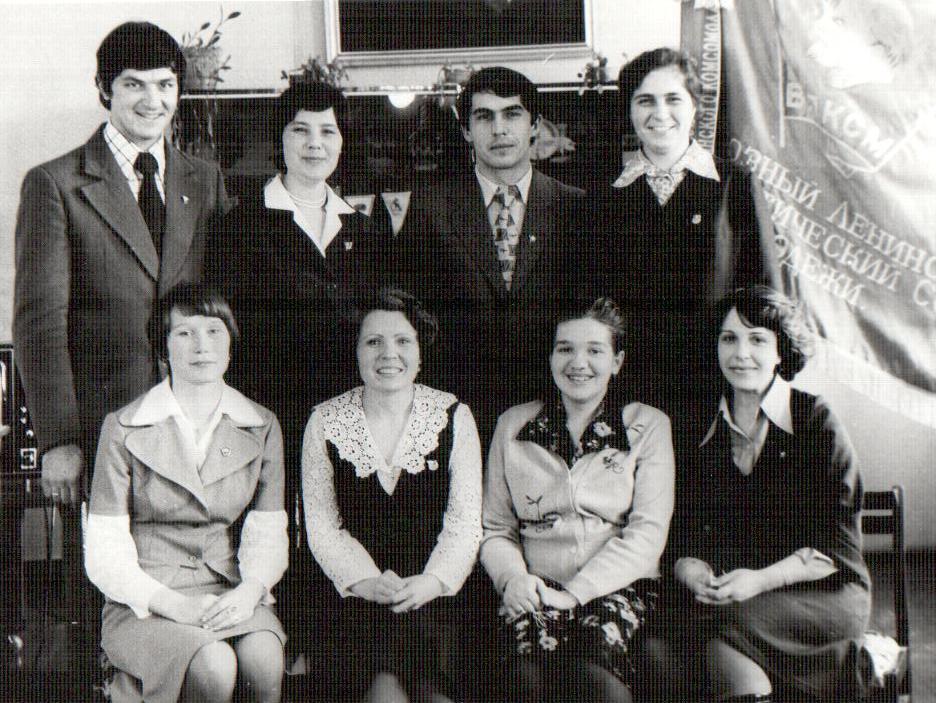 Райком комсомола. Макинский райком Комсомола 1987. Секретарь Туапсинский райком Комсомола. Секретарь Корткеросского райкома Комсомола в 1975 году. Балашихинский райком ВЛКСМ В 1969 году.