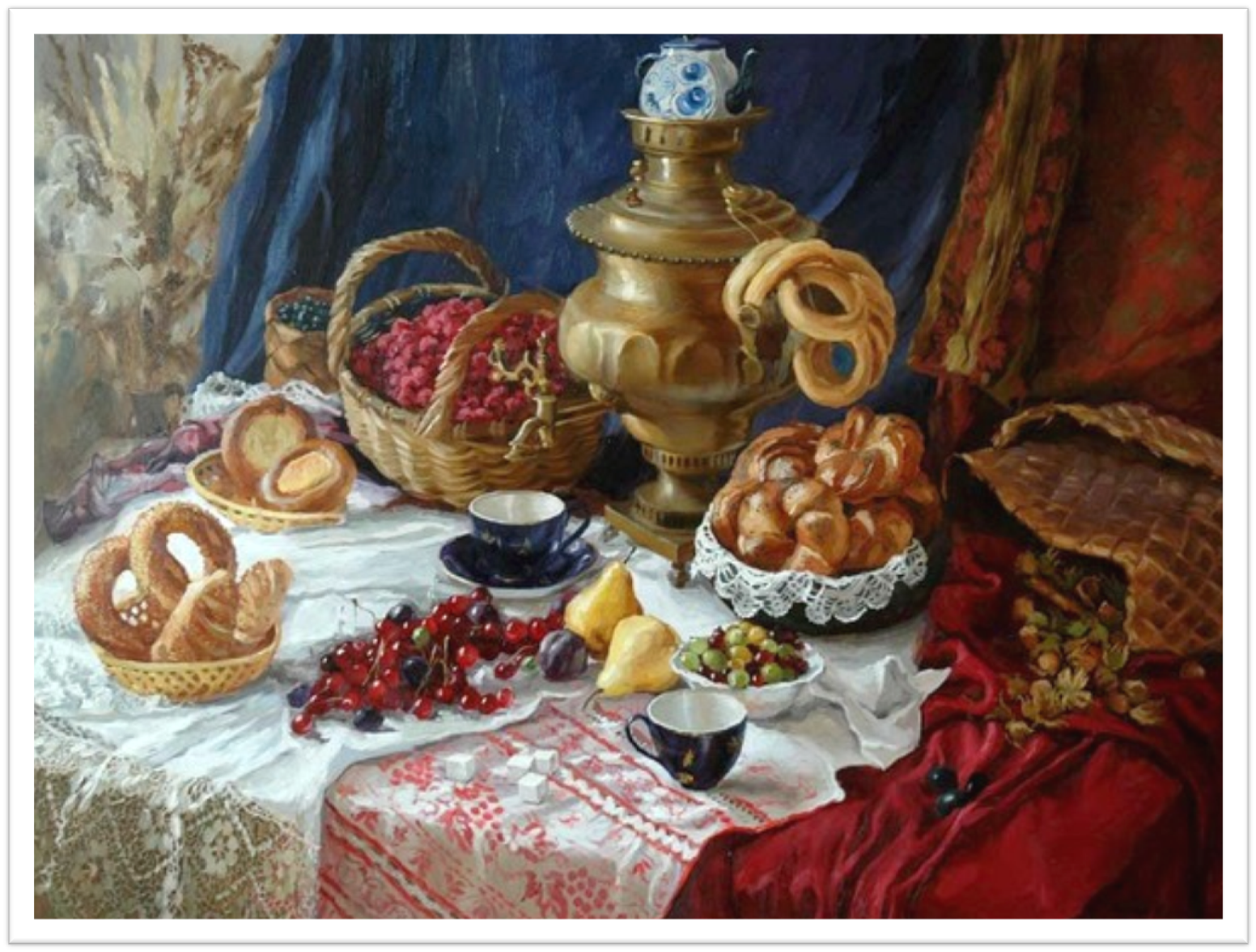 Традиция самовара. Русский самовар и чаепитие на Руси. Чаепитие. Традиционное русское чаепитие. Накрытый стол с самоваром.