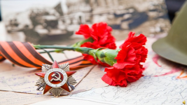 Но русский народ выстоял.  Наступил долгожданный День Победы!!!! 