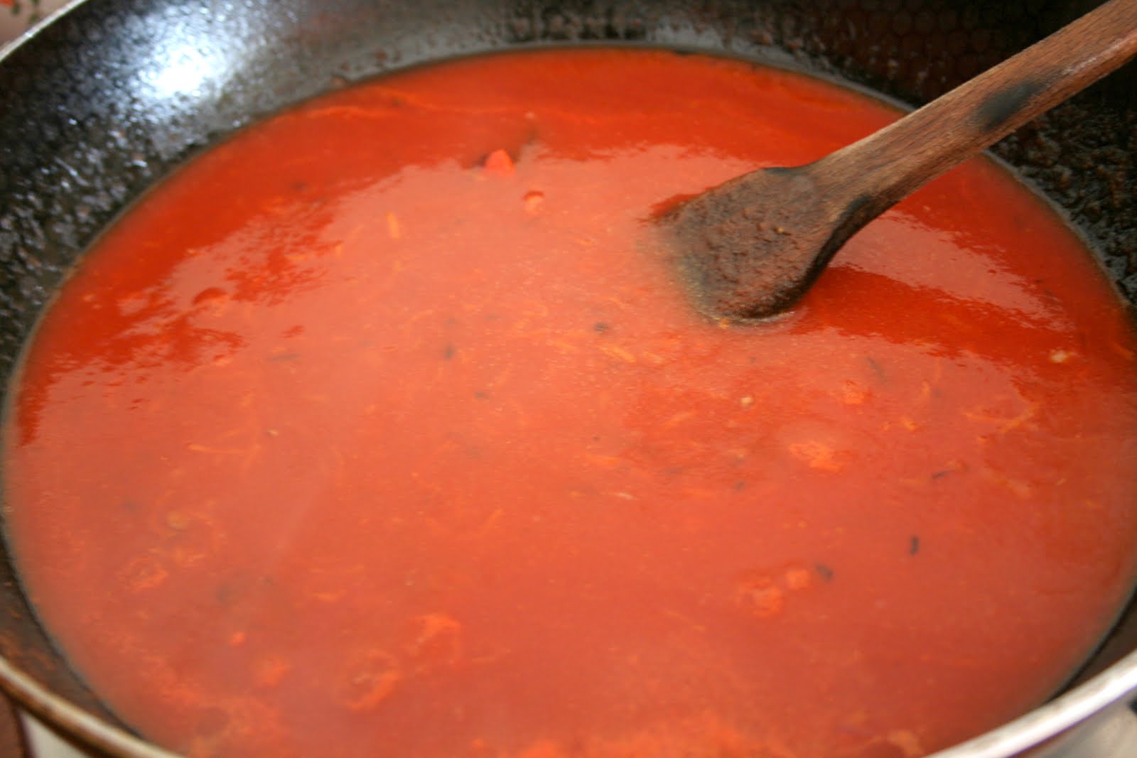 Подлива томатная с мукой и сметаной