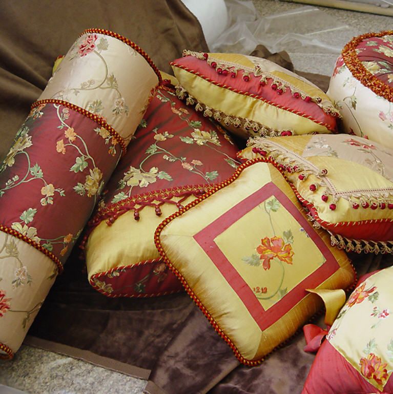 Купить подушки б у. Декоративные подушки. Красивые подушки. Старинные подушки. Подушки в турецком стиле.
