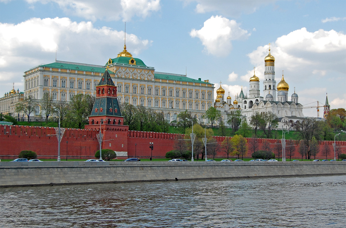 Москва является резиденцией. Большой Кремлёвский дворец в Москве. Московский Кремль большой Кремлевский дворецдворец. Москва Кремль большой Кремлевский дворец. Большой Кремлевский дворец (г. Москва, 1849 год)..