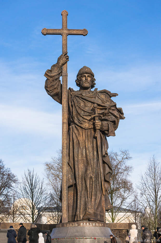 Памятник князю владимиру москва фото 5