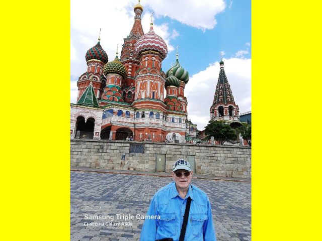 Vassily Blazhenny Cathedral was built in by the architects Barma and Postnik. 