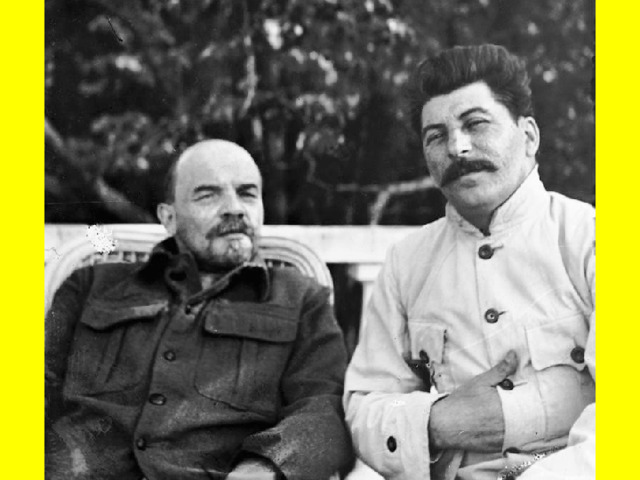 From 1953 to 1961, it was named Lenin's and Stalin's Mausoleum. 