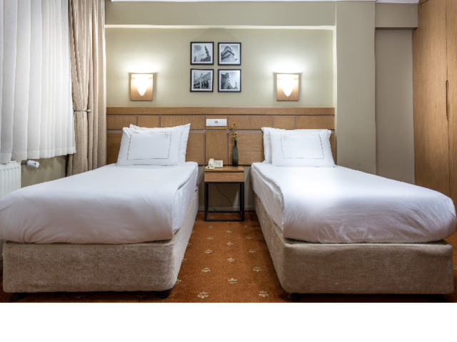 Twin room 